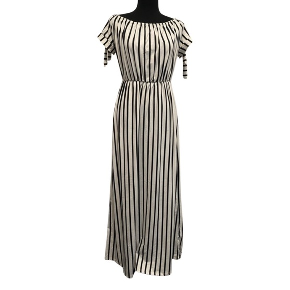 Bathing suit cover up, Size Large, Black & White Stripes - Picture 1 of 6